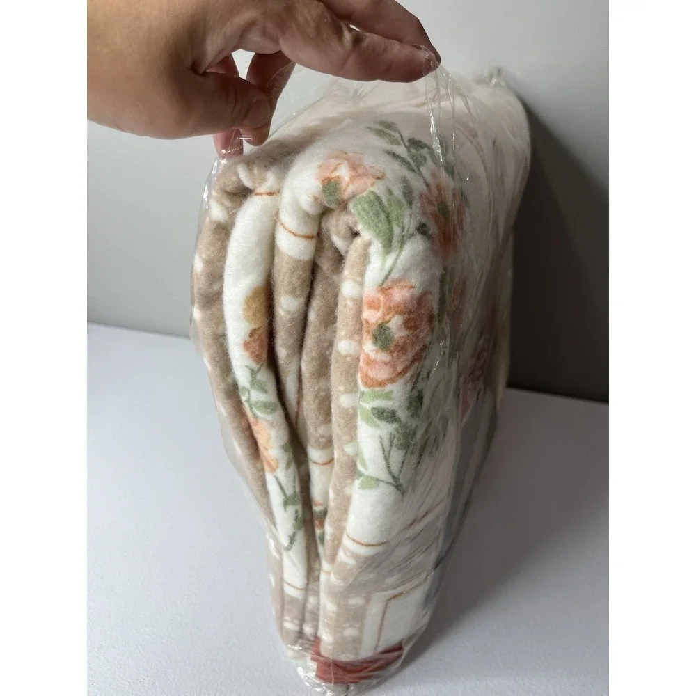Vtg Beacon Prairie‎ Song Blanket Floral 72